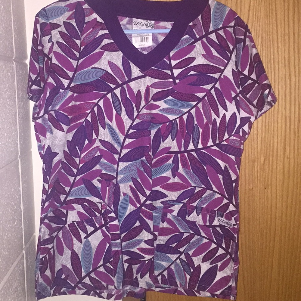 UA Scrub top